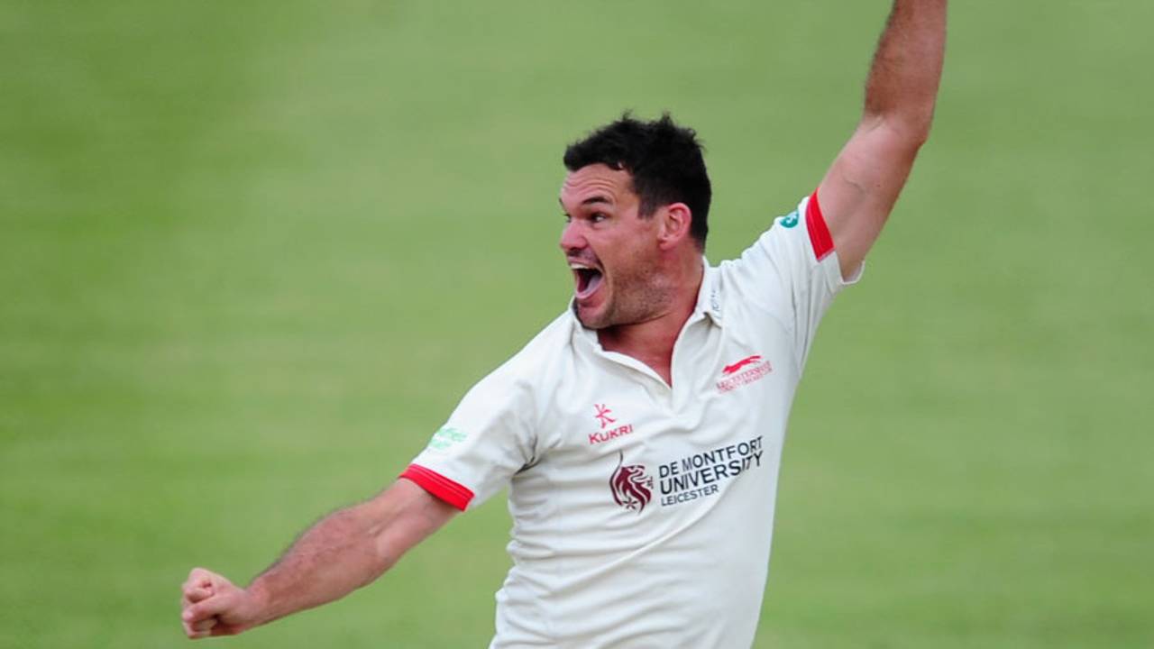Clint McKay appeals unsuccessfully for a wicket, Gloucestershire v Leicestershire, Specsavers Championship, Division Two, Cheltenham, 2nd day, July 21, 2016