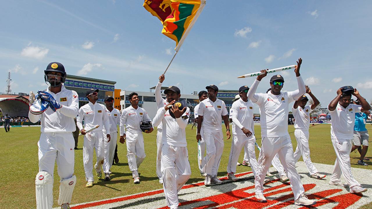 The victorious Sri Lankan team acknowledge their fans in Galle&nbsp;&nbsp;&bull;&nbsp;&nbsp;Associated Press