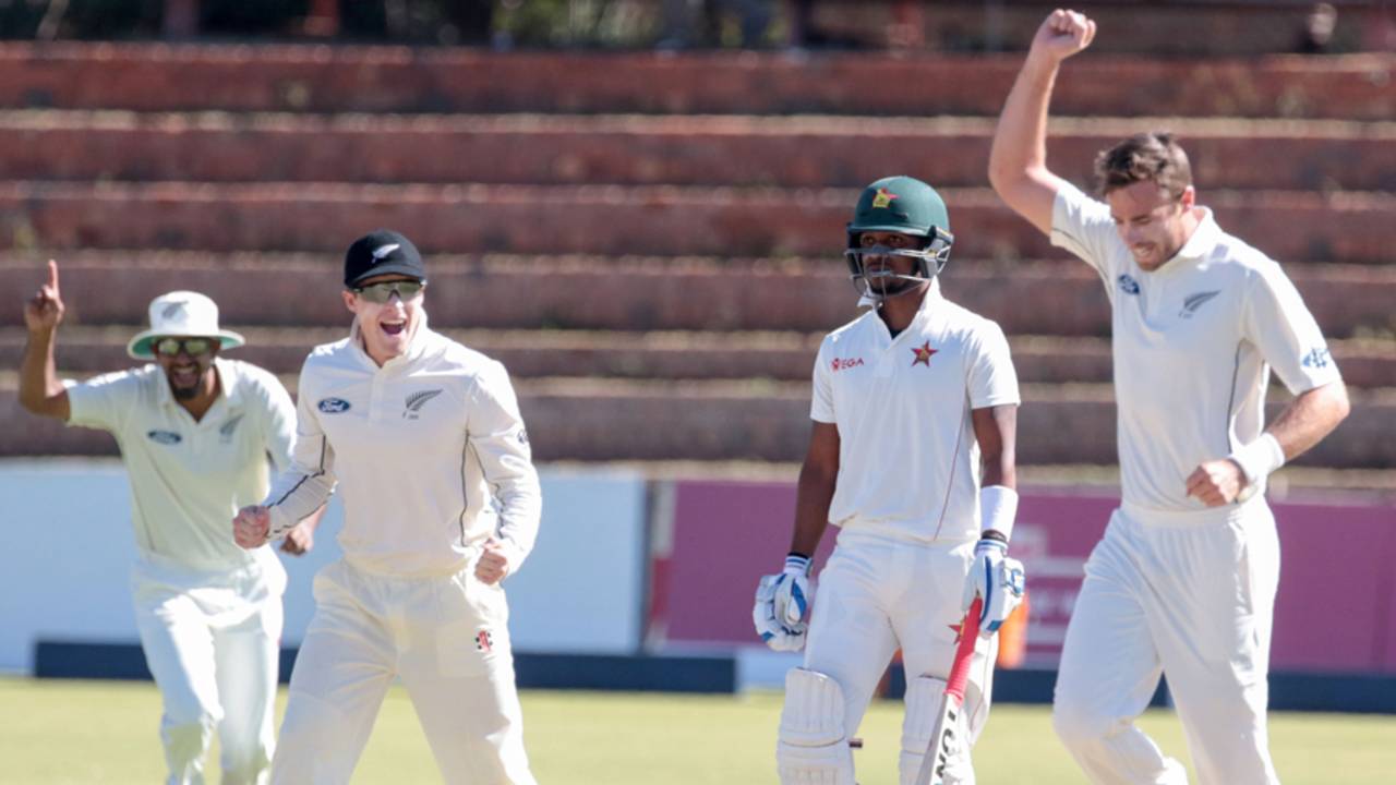Zimbabwe were at the receiving end of a number of howlers on Day 5 of the second Test&nbsp;&nbsp;&bull;&nbsp;&nbsp;AFP