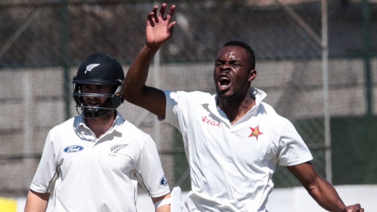 Michael Chinouya dismissed Martin Guptill early in New Zealand's second innings, Zimbabwe v New Zealand, 2nd Test, Bulawayo, 4th day, August 9, 2016