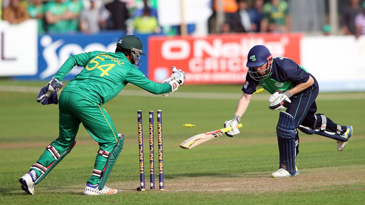 Sarfraz Ahmed completes the stumping of Niall O'Brien, Ireland v Pakistan, 1st ODI, Malahide, August 18, 2016