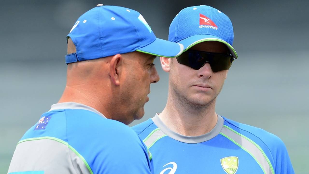 Darren Lehmann chats with Steven Smith, R Premadasa Stadium, August 23, 2016