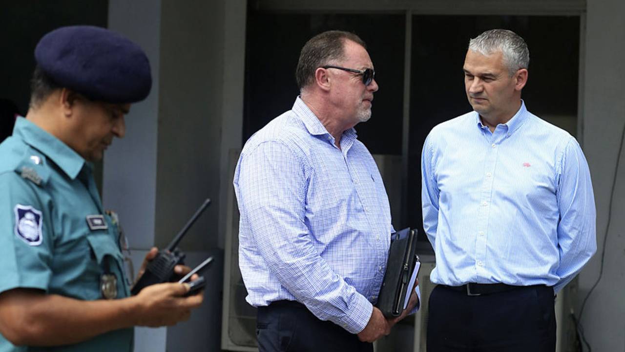 Reg Dickason (centre) and David Leatherdale during the ECB's security visit to Dhaka in August 2016, Dhaka, August 18, 2016