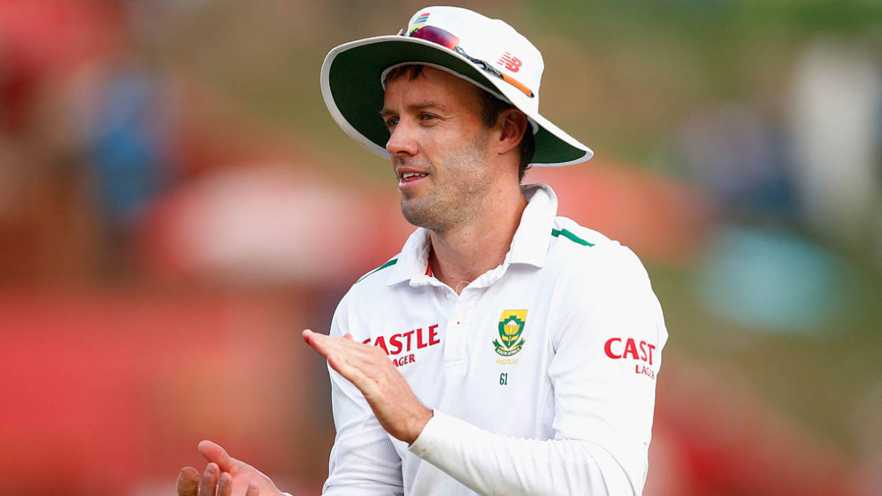 AB de Villiers claps, South Africa v England, 4th Test, Centurion, 2nd day, January 23, 2016