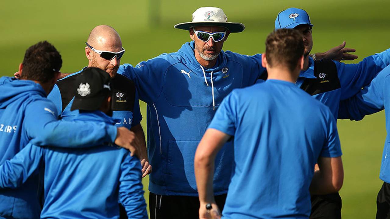 Jason Gillespie talks to Yorkshire's players ahead of his final home match as coach, Yorkshire v Somerset,  Specsavers Division One, 1st day, Headingley, September 12, 2016