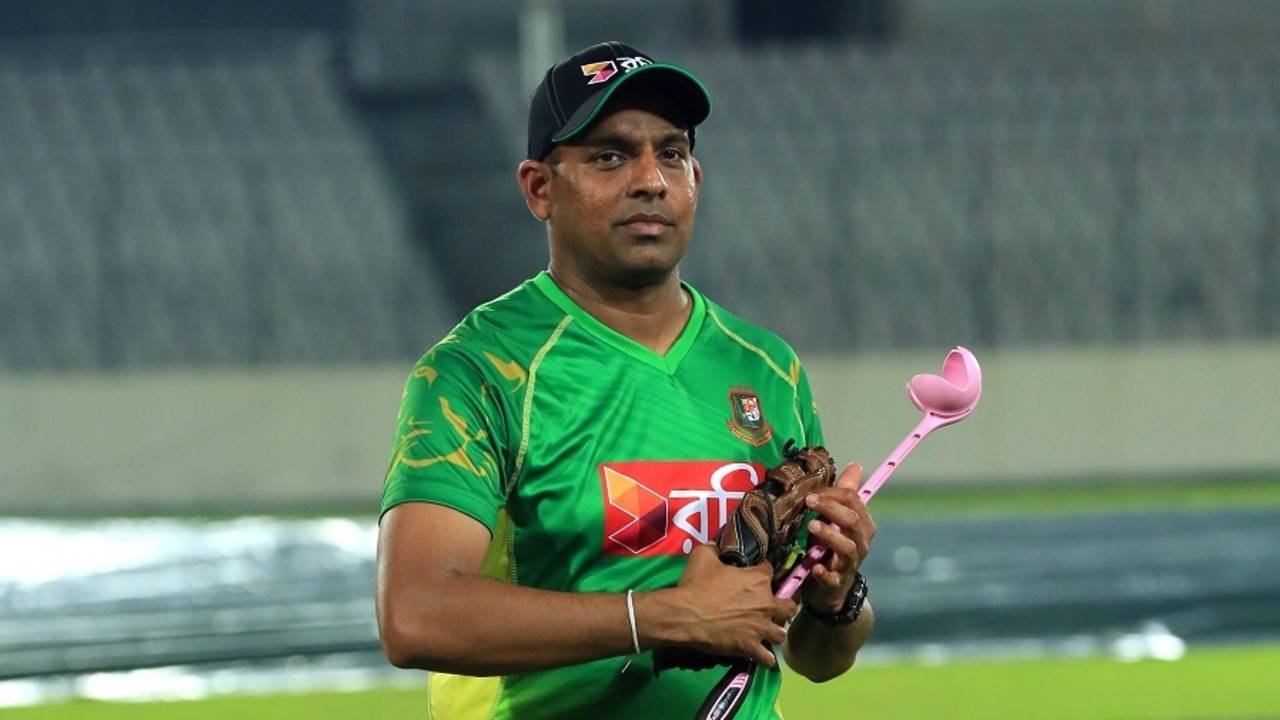Thilan Samaraweera on his first day as Bangladesh's batting consultant, Dhaka, September 18, 2016