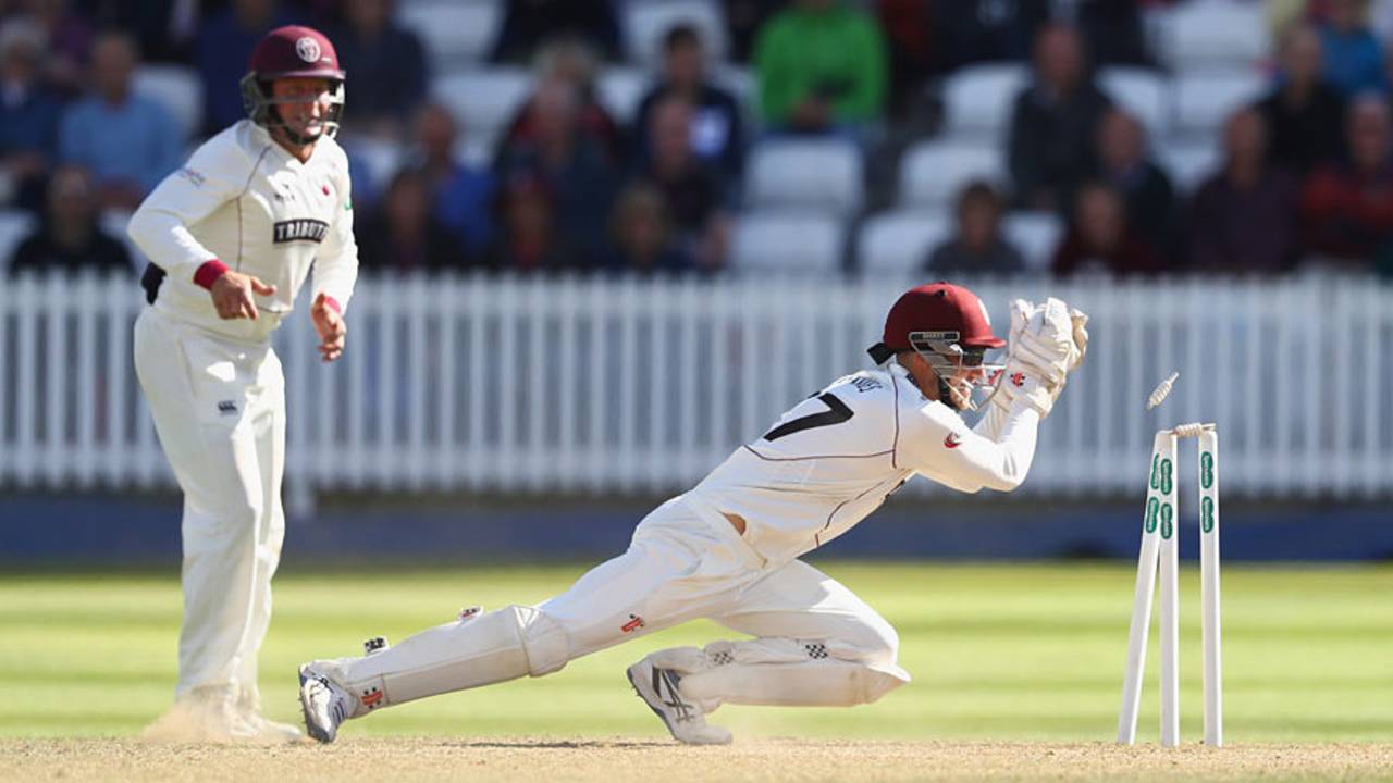 Ryan Davies completes the run out of Tom Moores, Somerset v Nottinghamshire, County Championship, Division One, Taunton, September 22, 2016