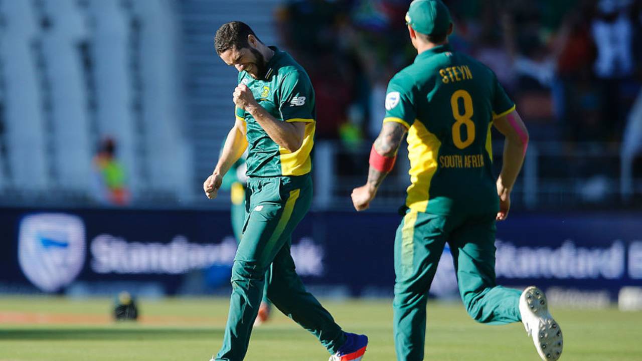 Wayne Parnell picked up a third wicket, South Africa v Australia, 2nd ODI, Johannesburg, October 2, 2016