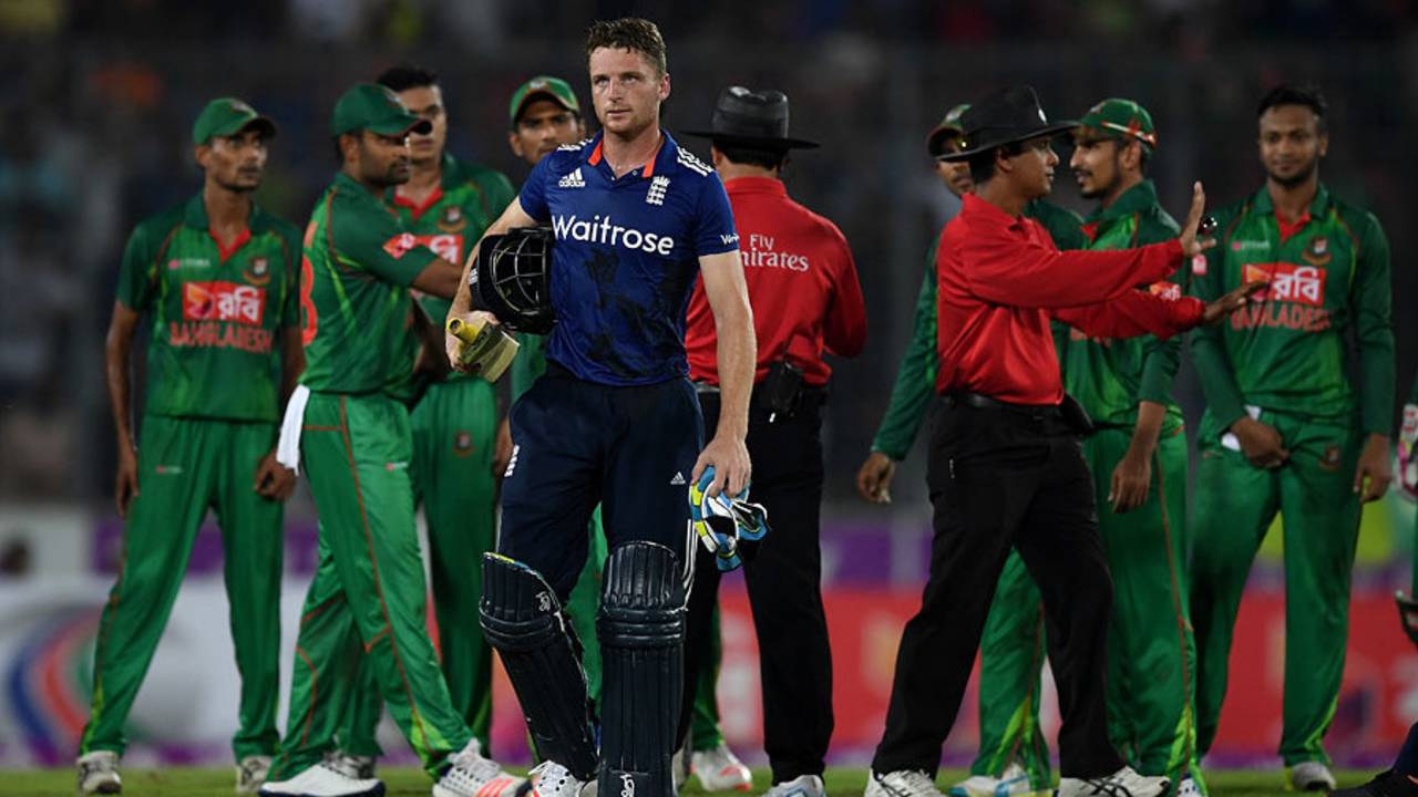 The umpires try to calm tensions as Jos Buttler departs, Bangladesh v England, 2nd ODI, Mirpur, October 9, 2016