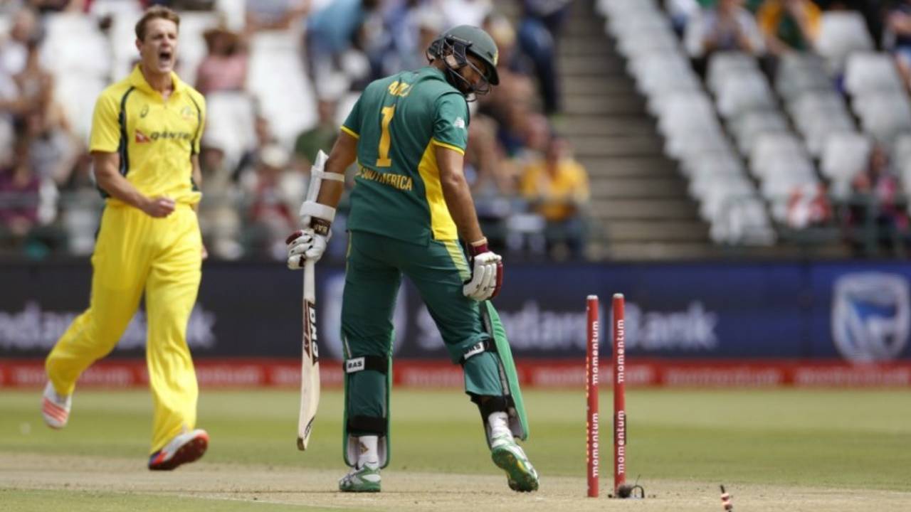 Hashim Amla looks back at the stumps after he was bowled, South Africa v Australia, 5th ODI, Cape Town, October 12, 2016