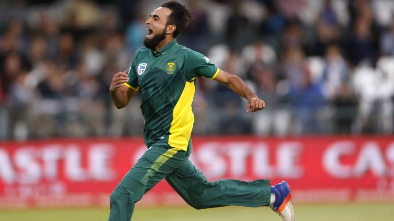 Imran Tahir sets off on a celebratory run, South Africa v Australia, 5th ODI, Cape Town, October 12, 2016