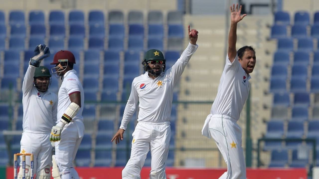 Zulfiqar Babar unsuccessfully appeals for lbw against Marlon Samuels, Pakistan v West Indies, 2nd Test, Abu Dhabi, 4th day, October 24, 2016