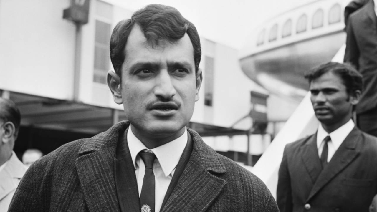 Ajit Wadekar and the Indian squad arrrive in London for the tour of England&nbsp;&nbsp;&bull;&nbsp;&nbsp;George Stroud/Daily Express/Getty Images