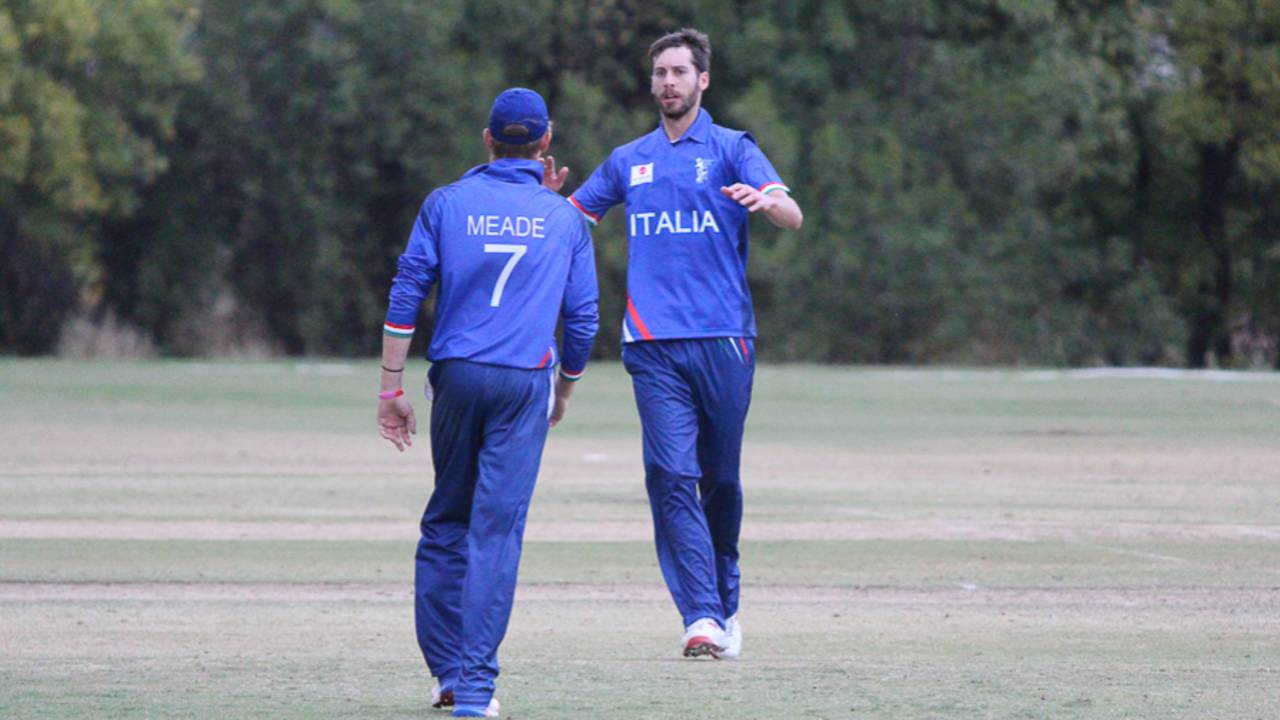 Luis di Giglio celebrates his third wicket of the day, USA v Italy, ICC World Cricket League Division Four, Los Angeles, October 30, 2016