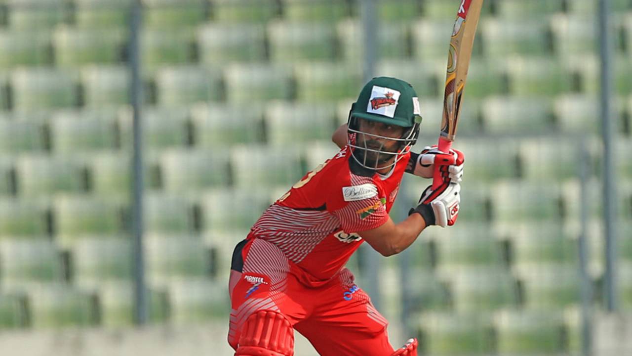 Tamim Iqbal winds up for a big shot, Comilla Victorians v Chittagong Vikings, BPL, Mirpur, November 8, 2016