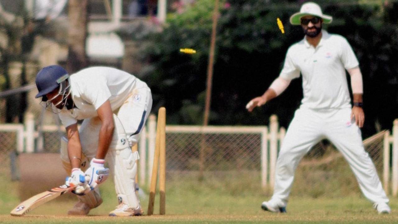 Smit Patel was bowled for 14, Jammu & Kashmir v Tripura, Ranji Trophy 2016-17, Group C, Mumbai, 4th day, November 24, 2016
