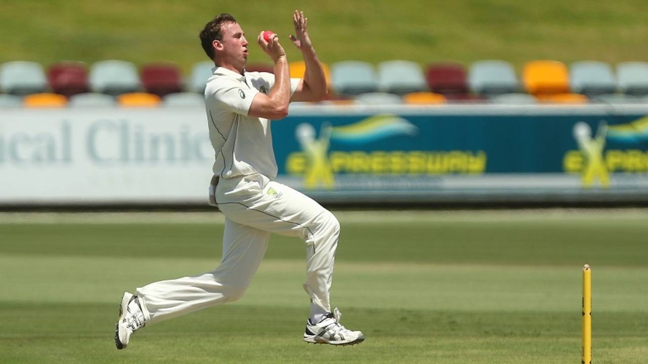 Cameron Wheatley takes his pre-delivery jump, Cricket Australia XI v Pakistanis, Cairns, 3rd day, December 10, 2016