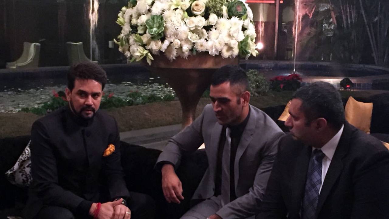 Anurag Thakur and MS Dhoni at Yuvraj Singh's wedding reception