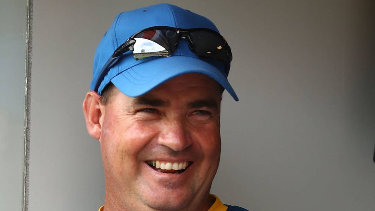 Mickey Arthur didn't look too nervous during the chase, Australia v Pakistan, 1st Test, Brisbane, 5th day, December 19, 2016