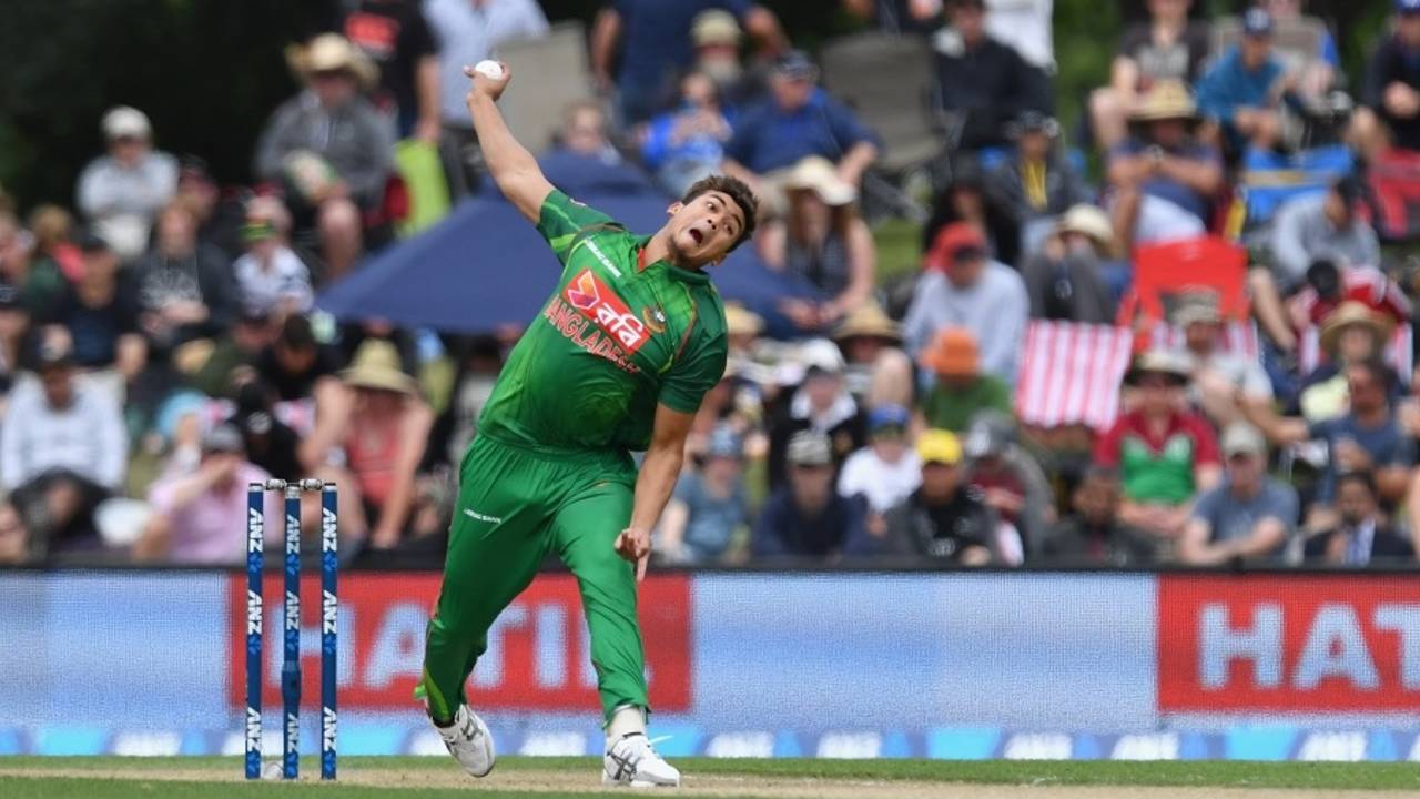 Taskin Ahmed prepares to deliver the ball, New Zealand v Bangladesh, 1st ODI, Christchurch, December 26, 2016