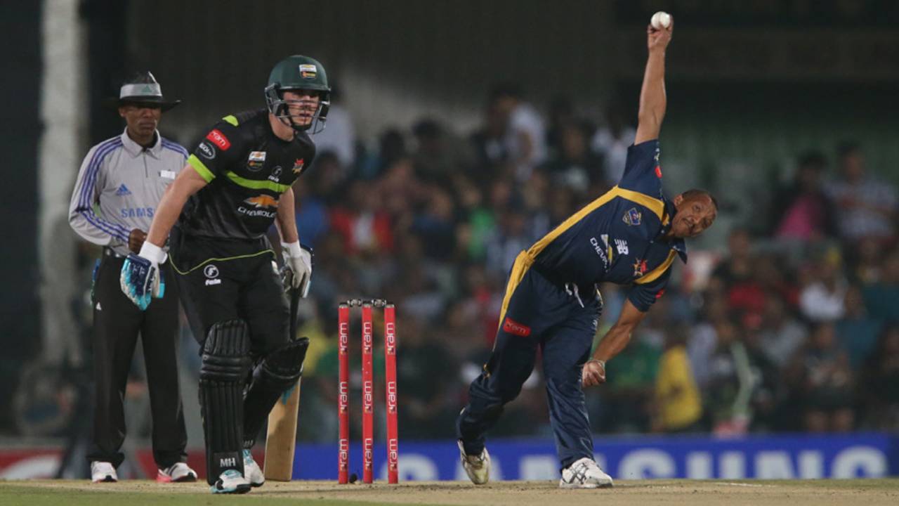Malusi Siboto delivers a ball, Warriors v Knights, Ram Slam T20, East London, November 21, 2014