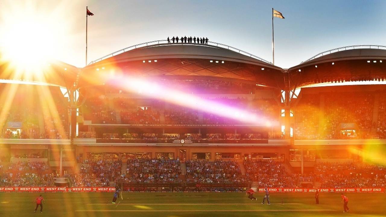 The Adelaide Oval is a mixture of several colours as the sun sets&nbsp;&nbsp;&bull;&nbsp;&nbsp;Cricket Australia/Getty Images