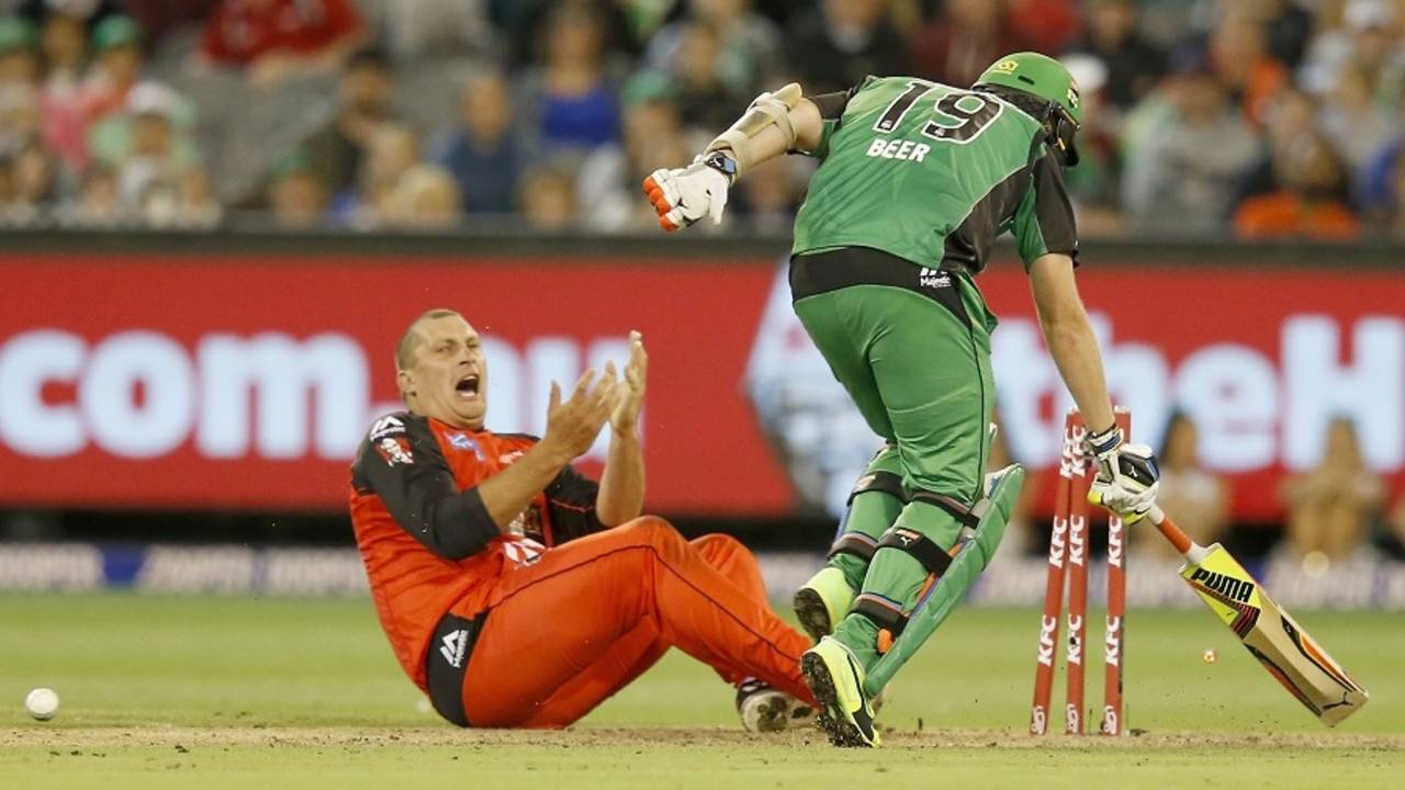 Trent Lawford reacts after missing a run out of Michael Beer, Melbourne Stars v Melbourne Renegades, Big Bash League 2016-17, Melbourne, January 1, 2017