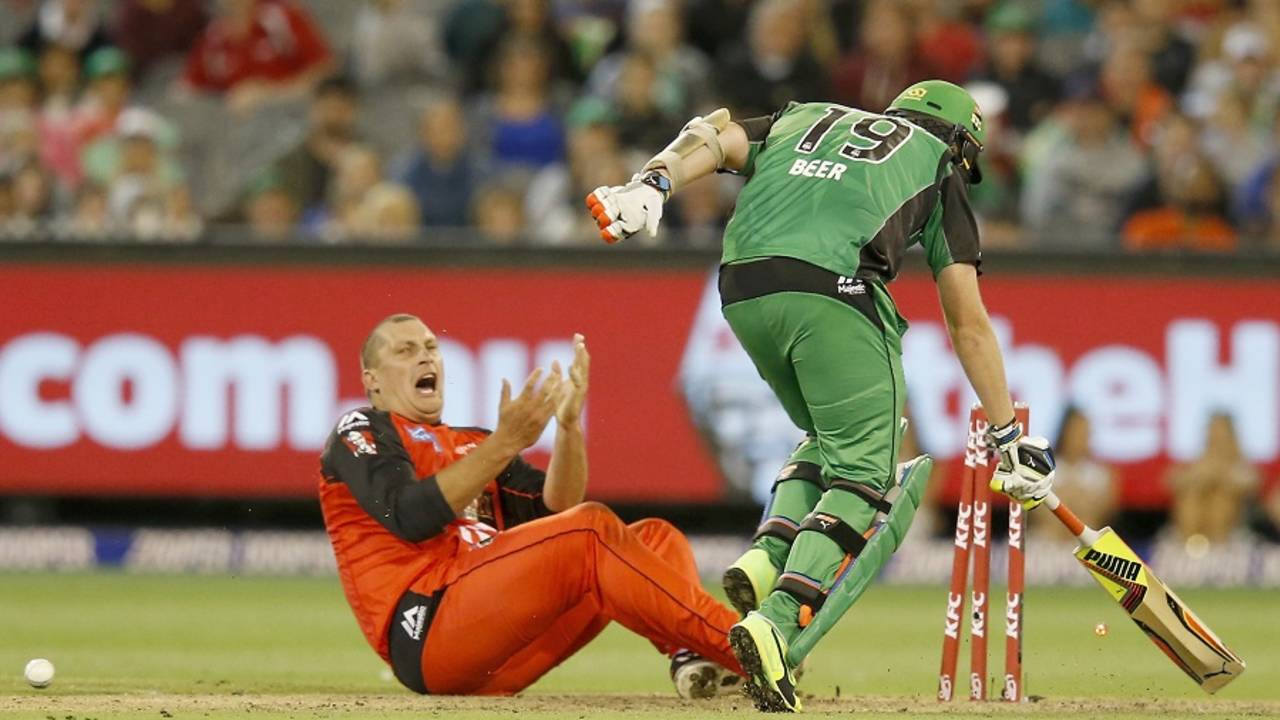 Trent Lawford reacts after missing a run out of Michael Beer, Melbourne Stars v Melbourne Renegades, Big Bash League 2016-17, Melbourne, January 1, 2017