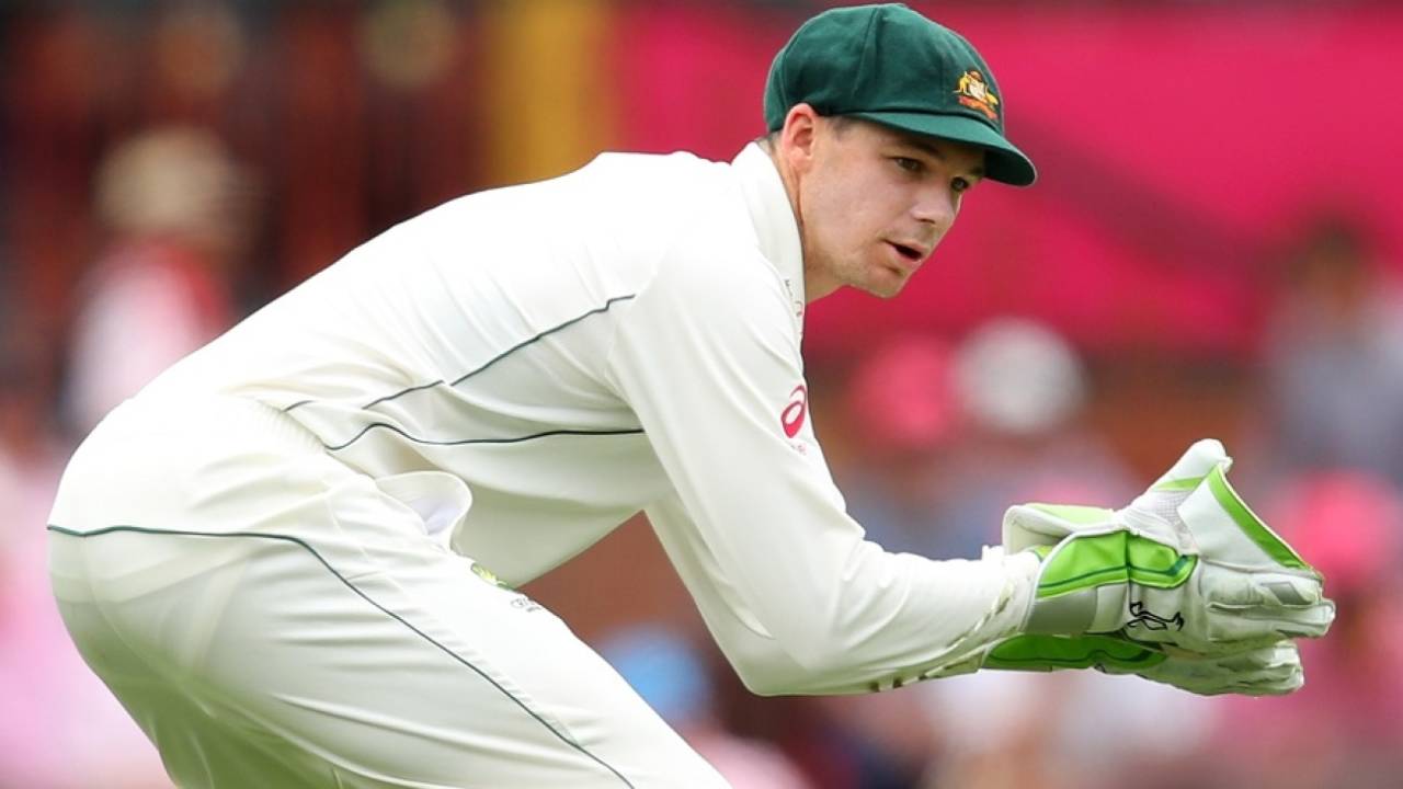 Peter Handscomb took the wicketkeeping gloves after an ill Matthew Wade left the field, Australia v Pakistan, 3rd Test, Sydney, 3rd day, January 5, 2017