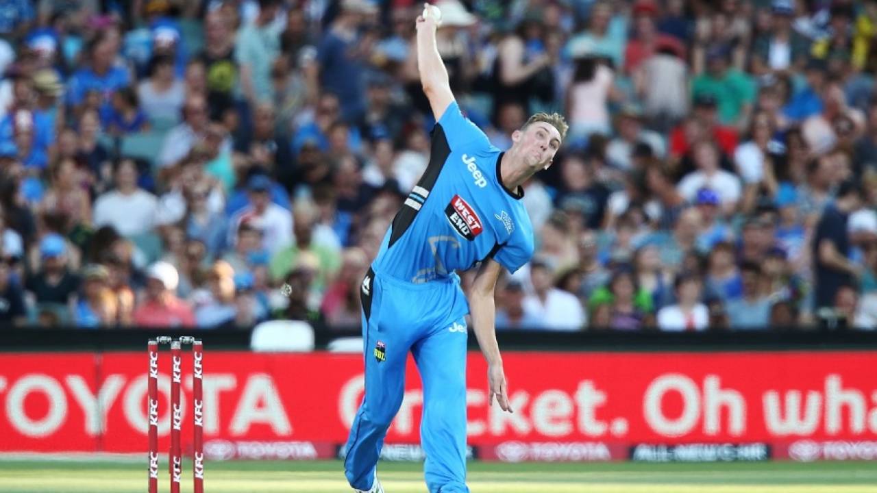 Billy Stanlake in action at the BBL, Strikers v Hurricanes, Big Bash League 2016-17, Adelaide, January 6, 2017