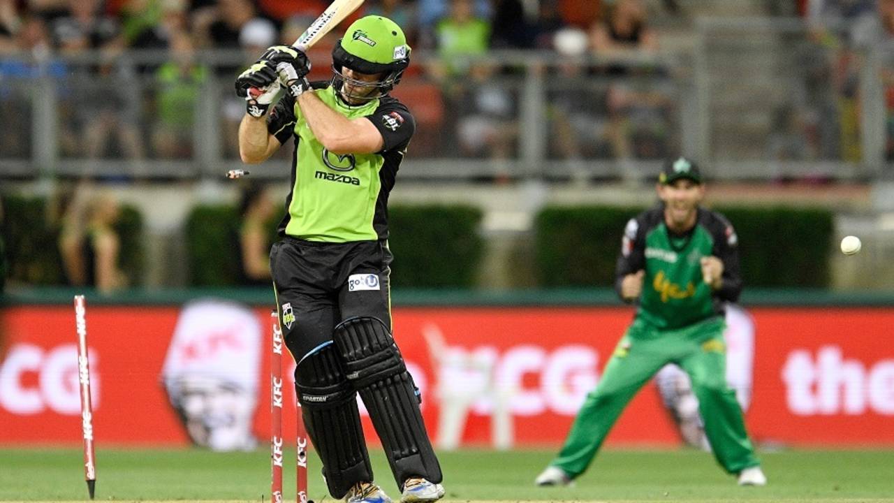Aiden Blizzard is bowled by Ben Hilfenhaus, Sydney Thunder v Melbourne Stars, BBL, Sydney Showground Stadium, January 4, 2016