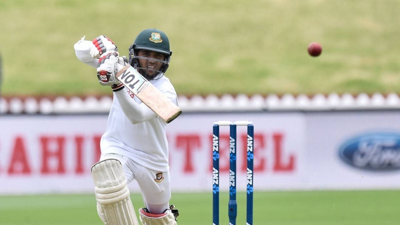 Mominul Haque drives through the off side, New Zealand v Bangladesh, 1st Test, Wellington, 1st day, January 12, 2017