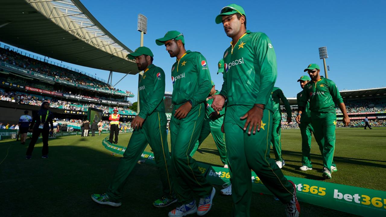 Sharjeel Khan walks off with his team-mates at the end of the innings, Australia v Pakistan, 4th ODI, Sydney, January 22, 2017
