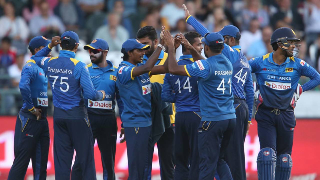 Asela Gunaratne took his maiden T20 international wicket, South Africa v Sri Lanka, 3rd T20, Cape Town, January 25, 2017