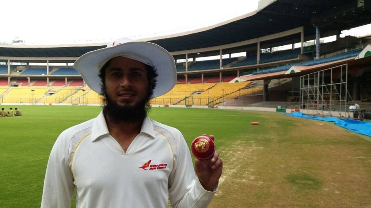 Sarfaraz Ashraf poses with the match ball after his superlative bowling effort&nbsp;&nbsp;&bull;&nbsp;&nbsp;Sarfaraz Ashraf