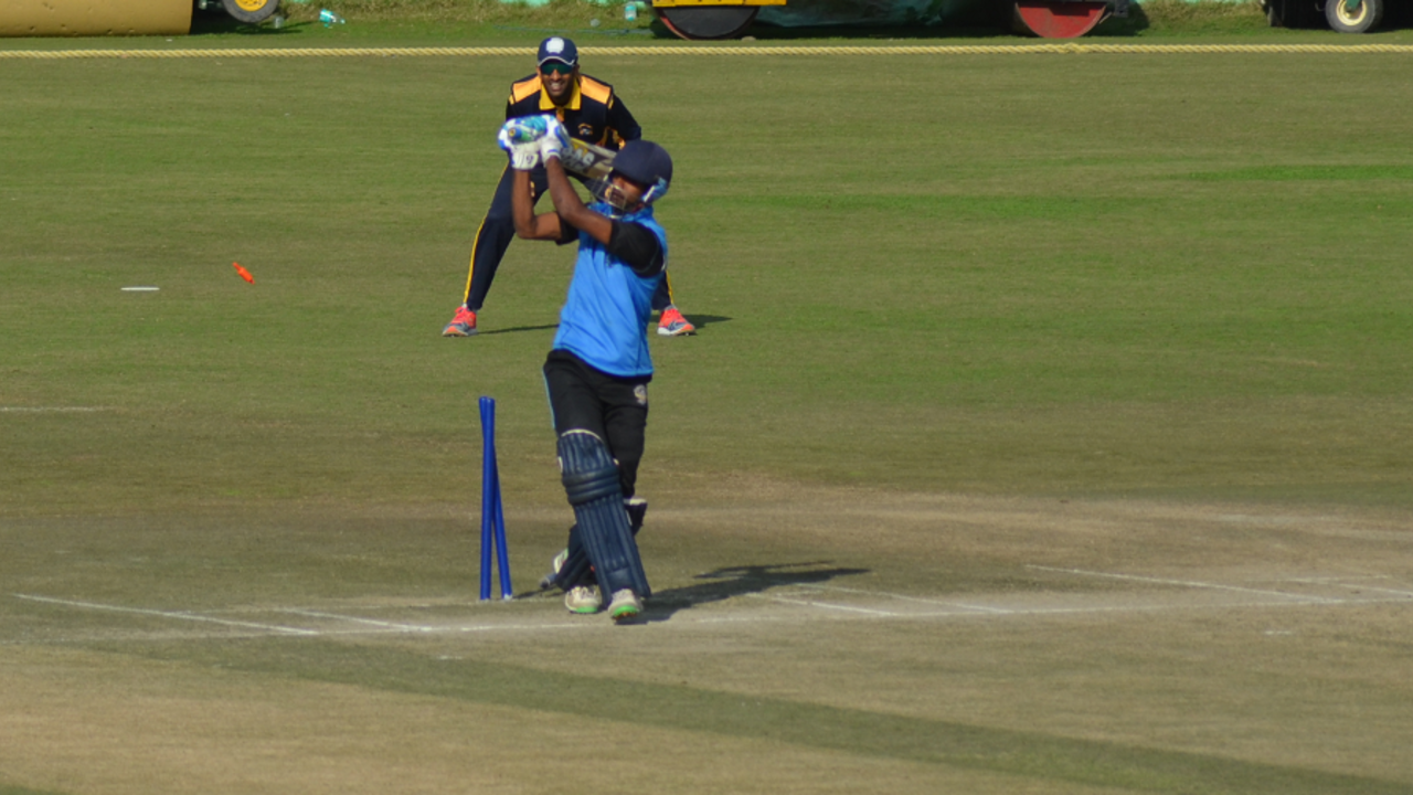 Sachin Shinde is bowled by Manpreet Gony, Punjab v Services, Inter State Twenty-20 Tournament, Dharamsala, February 1, 2017