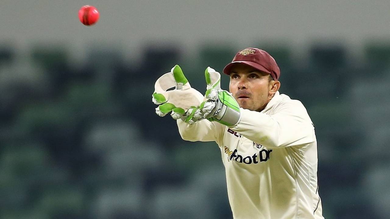 Chris Hartley keeps wicket, Western Australia v Queensland, Sheffield Shield, 3rd day, Perth, December 7, 2016
