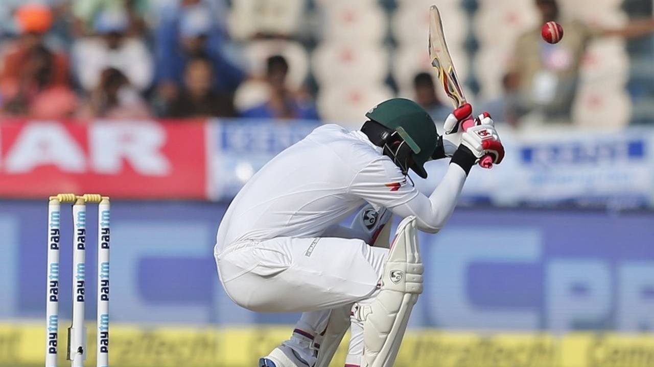A short ball forces Tamim iqbal to duck, India v Bangladesh, only Test, 2nd day, Hyderabad, February 10, 2017