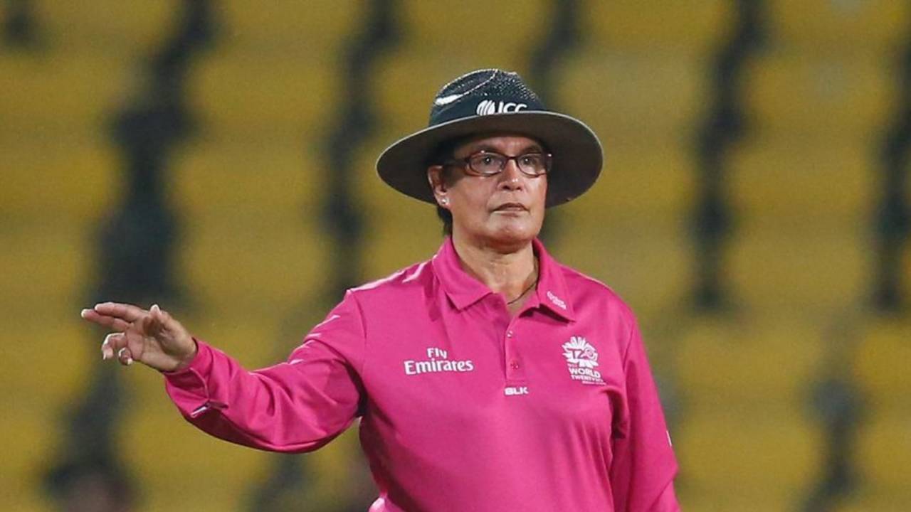 Umpire Kathy Cross signals a four, Australia v South Africa, Women's World T20, Magpur, March 18, 2016