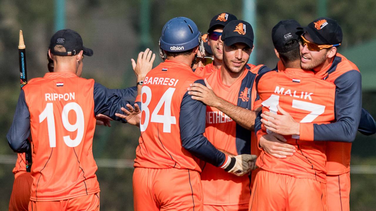 Netherlands celebrate after closing out another tight win, Hong Kong v Netherlands, WCL Championship, Mong Kok, February 18, 2017