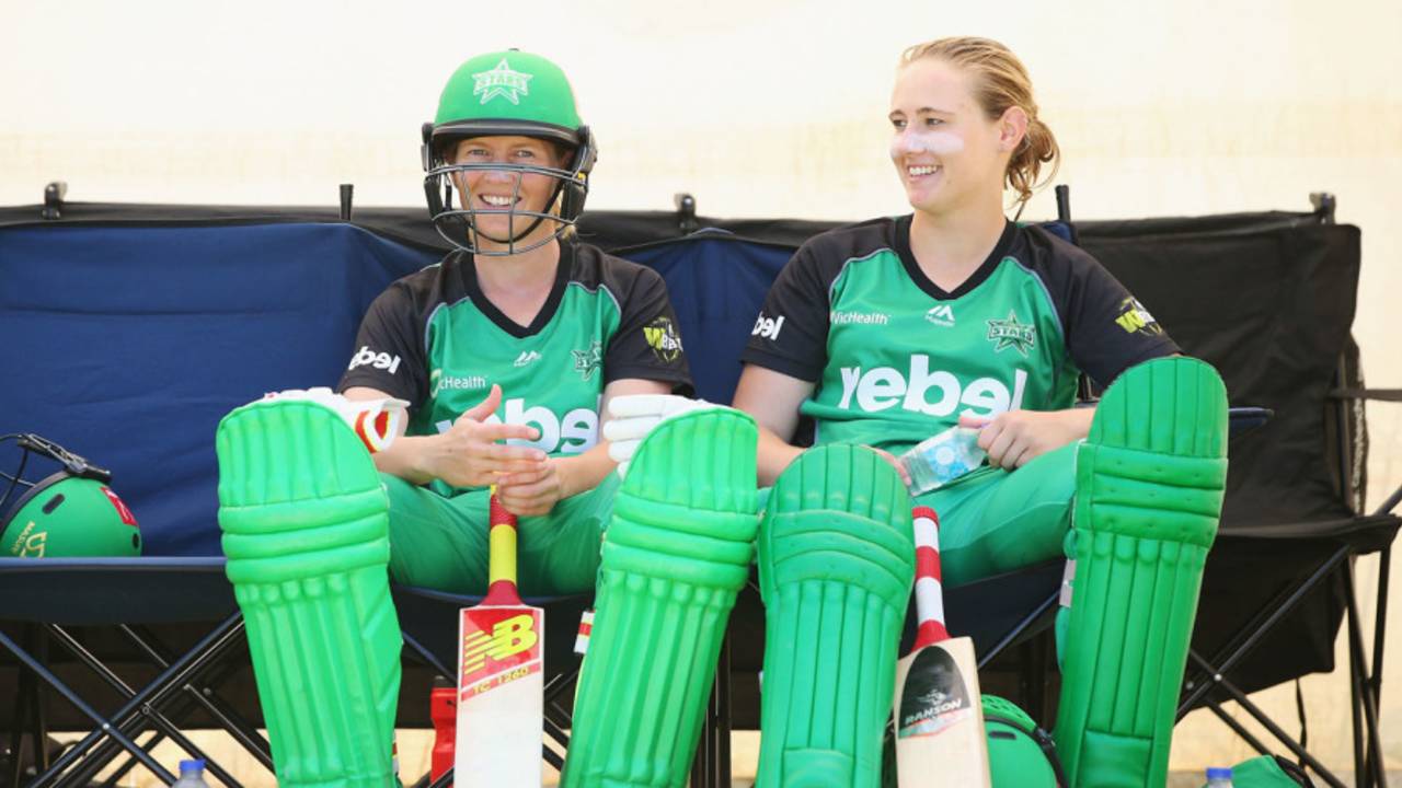 Meg and Anna Lanning wait to bat, Melbourne Stars v Brisbane Heat, BBL, Melbourne, December 5, 2015