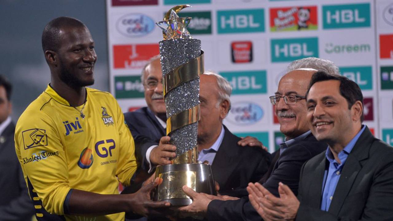 Peshawar Zalmi captain Darren Sammy accepts the PSL 2017 trophy, Peshawar Zalmi v Quetta Gladiators, PSL 2016-17, final, Lahore, March 5, 2017