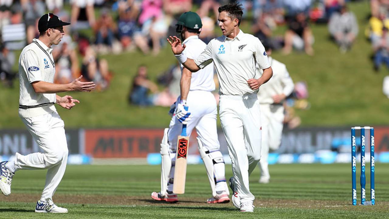 Trent Boult gave New Zealand their first breakthrough, New Zealand v South Africa, 1st Test, Dunedin, 1st day, March 8, 2017