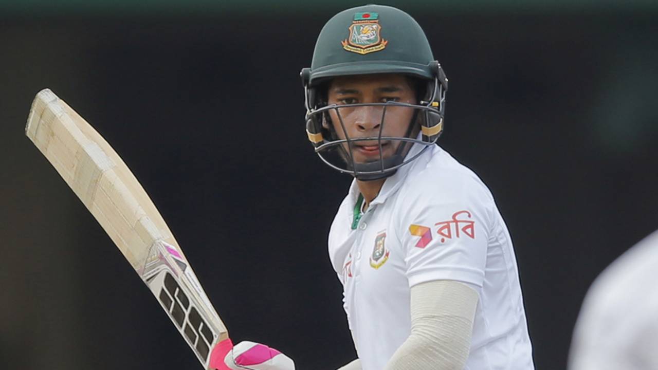 Mushfiqur Rahim reflects on a shot, Sri Lanka v Bangladesh, 2nd Test, Colombo, 3rd day, March 17, 2017