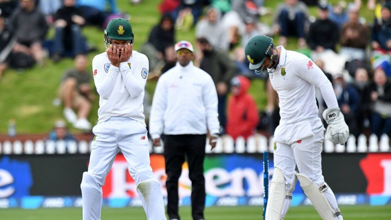 Stephen Cook reacts to Quinton de Kock's missed stumping, New Zealand v South Africa, 2nd Test, Wellington, 3rd day, March 18, 2017