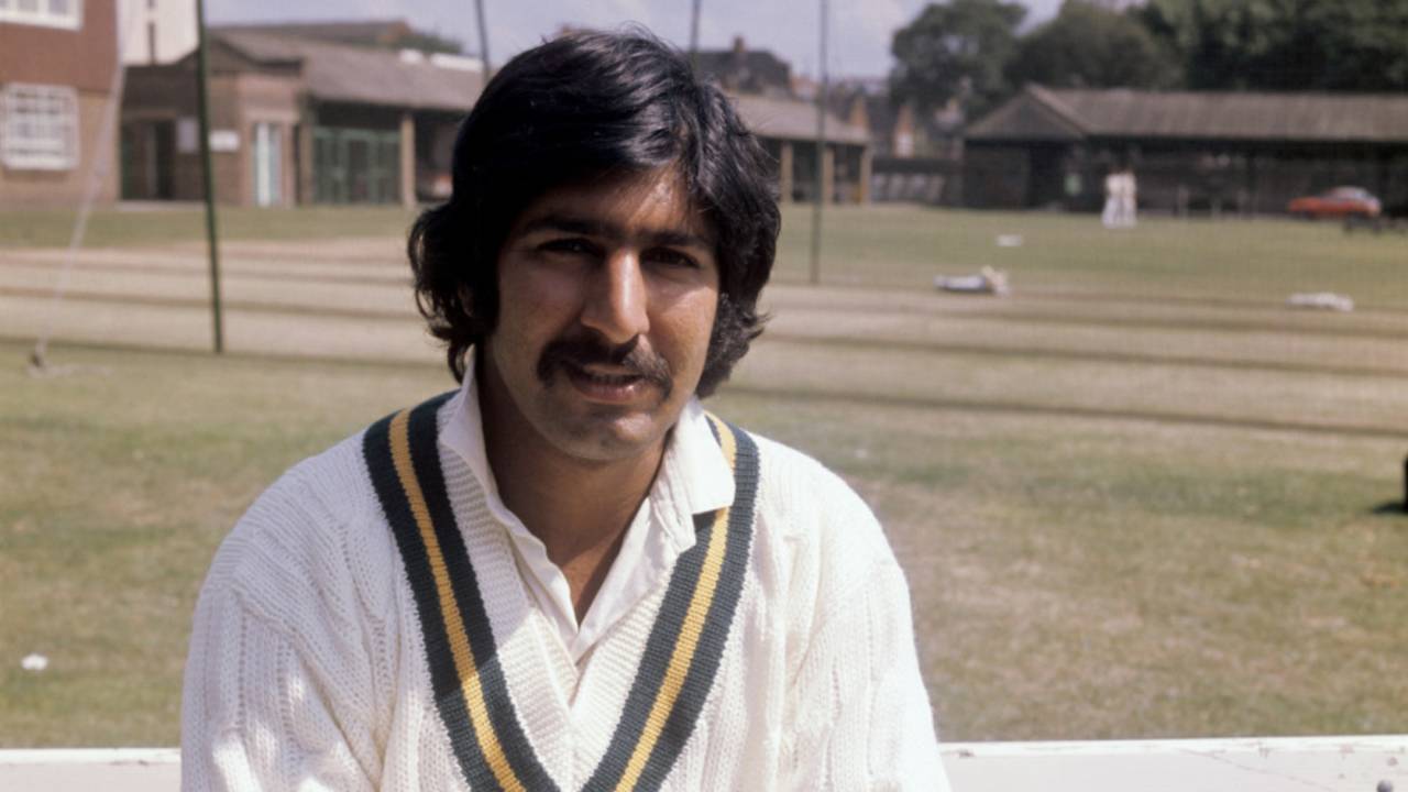 Sarfraz Nawaz poses for a photo, June 14, 1974
