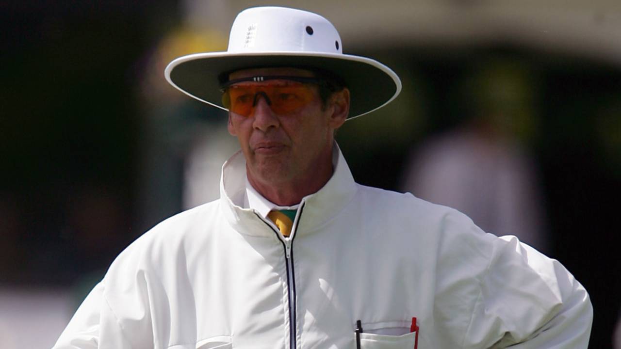 Jeremy Lloyds was one of the on-field umpires, Worcestershire v Lancashire, County Championship Division Two, Worcester, 3rd day, April 29, 2005