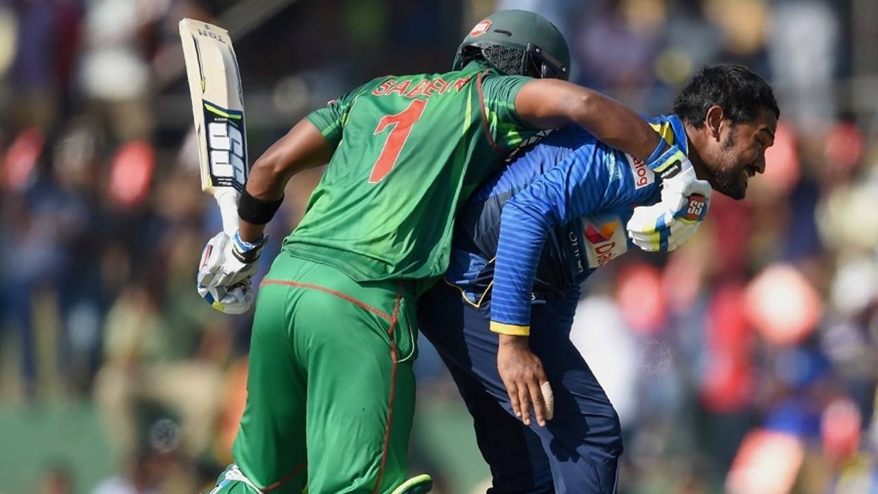 Collision course: Sabbir Rahman bangs into Sachith Pathirana while taking a run, Sri Lanka v Bangladesh, 1st ODI, Dambulla, March 25, 2017