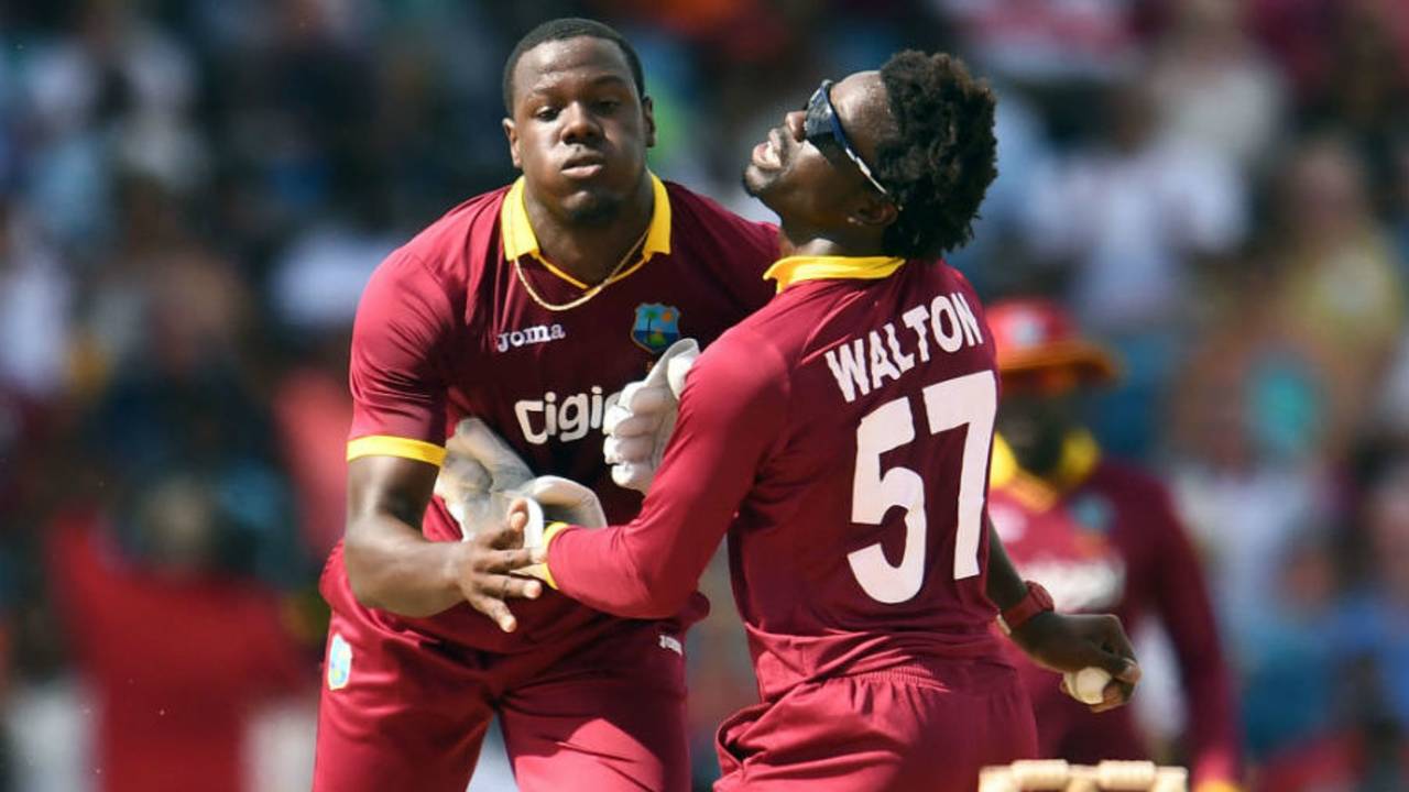 Carlos Brathwaite and Chadwick Walton collide into each other while going for a catch, West Indies v Pakistan, 1st T20I, Bridgetown, March 26, 2017