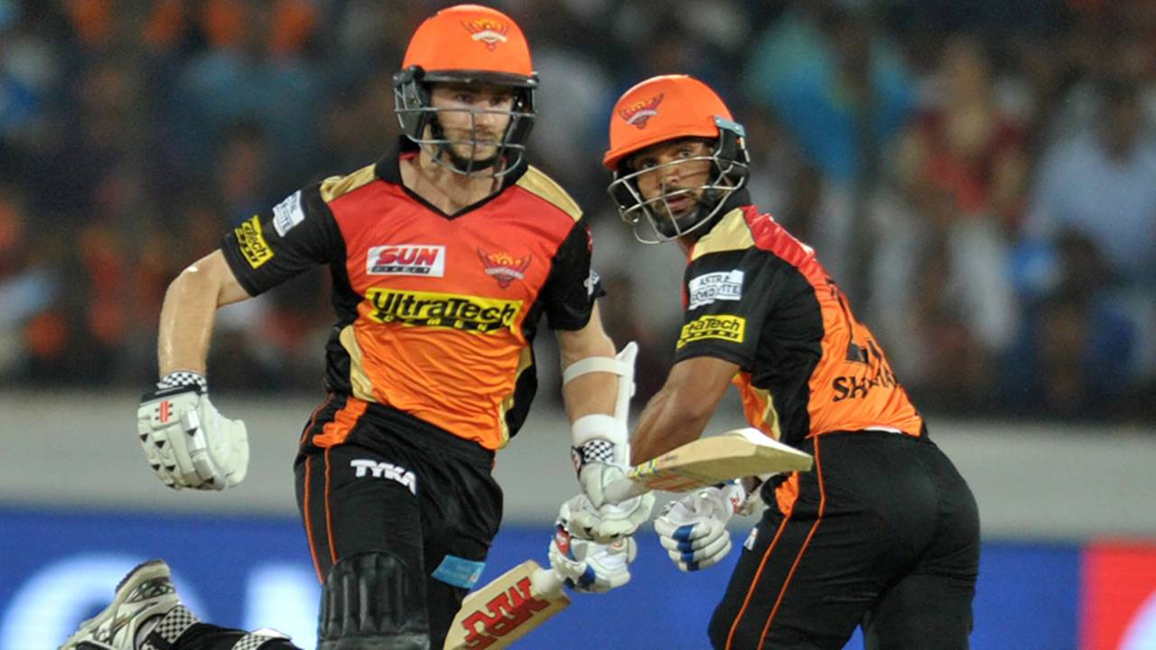 Kane Williamson and Shikhar Dhawan run between the wickets, Sunrisers Hyderabad v Delhi Daredevils, IPL 2017, Hyderabad, April 19, 2017